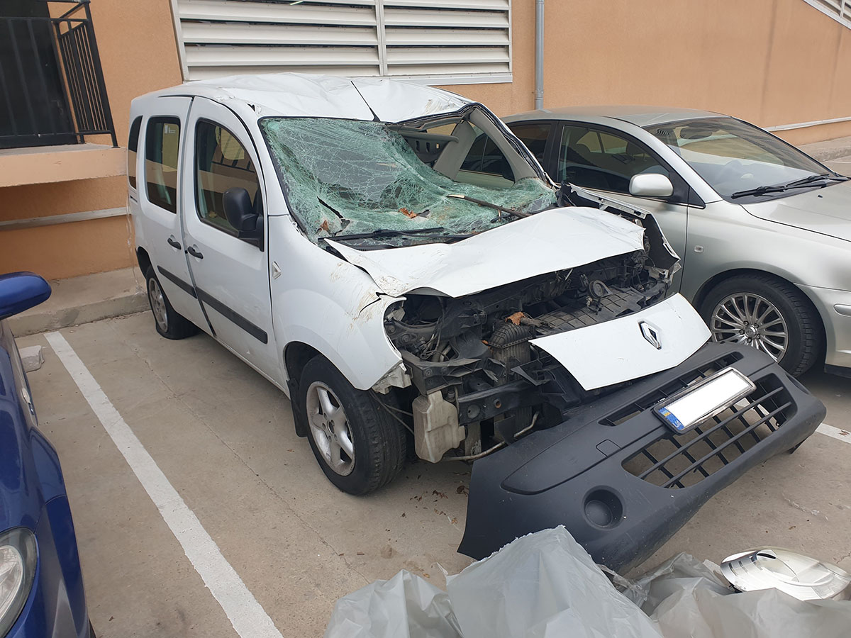 Renault Kangoo, 2008 год. Сумма ущерба 141714,75 грн. Стоимость оценки с выездом 3000,00 грн