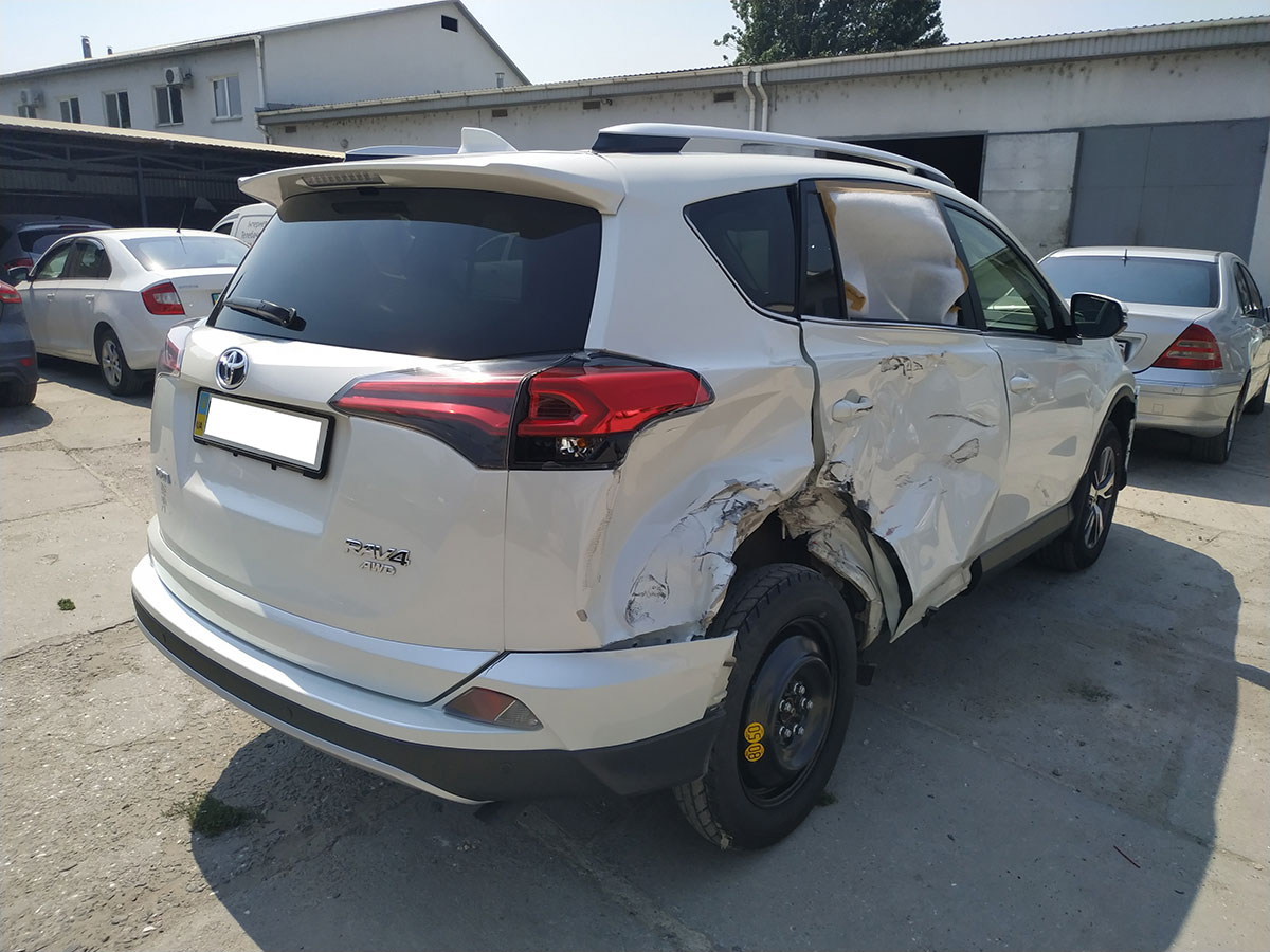 Toyota RAV4, 2015 год. Сумма ущерба 318530,50 грн. Стоимость оценки 2500,00 грн
