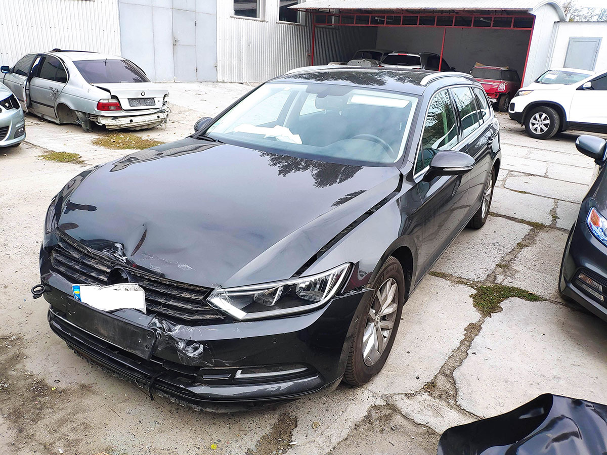 Volkswagen Passat, 2017 год. Сумма ущерба 403649,83 грн. Стоимость оценки 2000,00 грн.